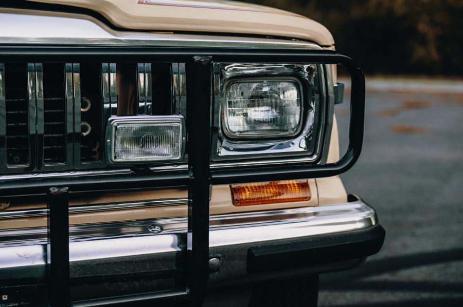 Детали экстерьера Jeep Cherokee Laredo (SJ) 1983 года  (фото 13 из 78)
